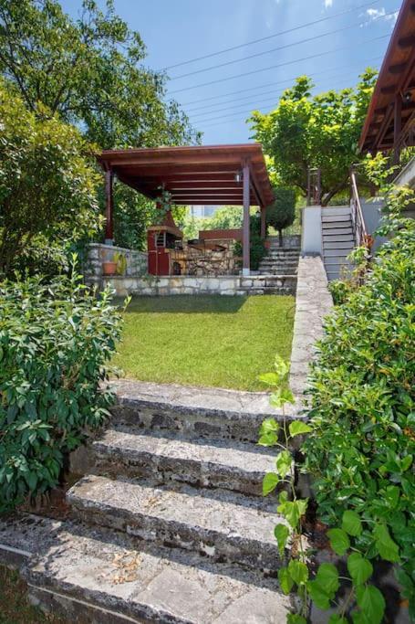 Wooden House In Ioannina Exterior foto